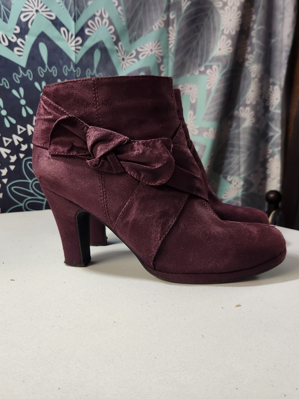 ⭐️Y2K Vintage Fashion Bug Purple Faux Suede Heeled Boots Bow Detail Size 10